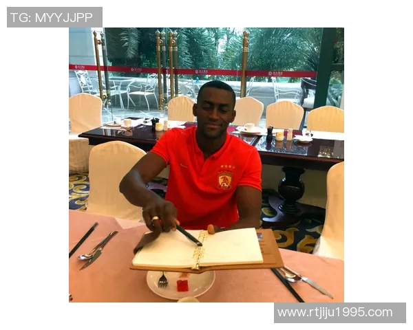 荷兰弟与足球明星的偶遇瞬间引发热议和粉丝狂欢